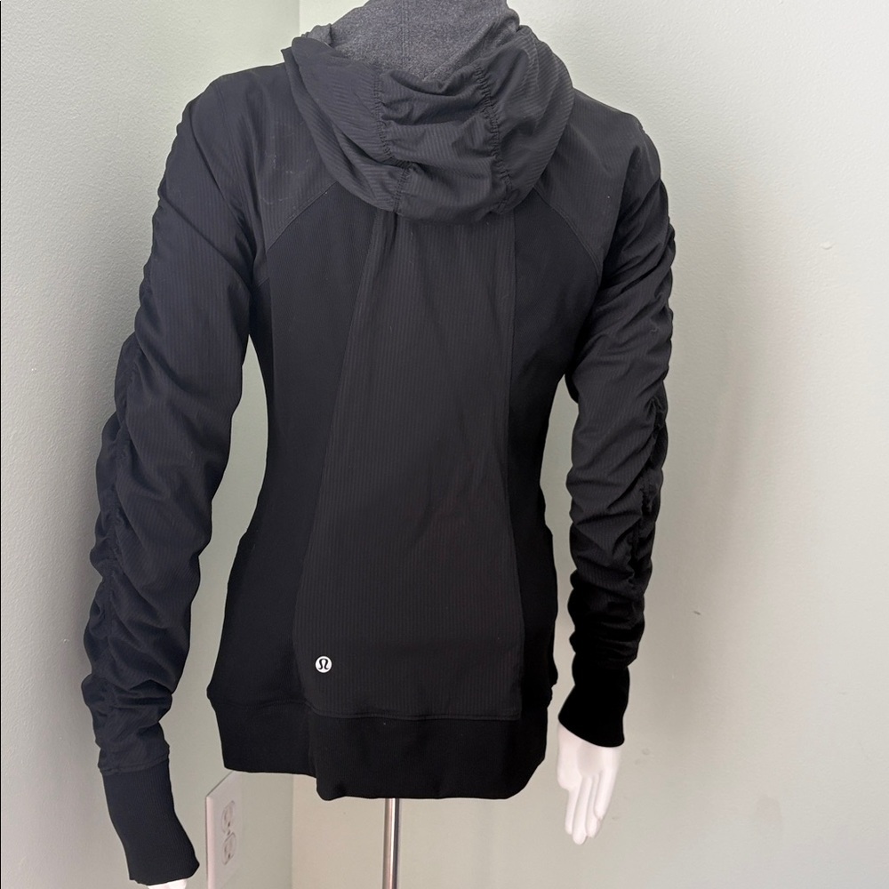 Lululemon reversible dance to studio jacket size 8 - flawed - Picture 6 of 11